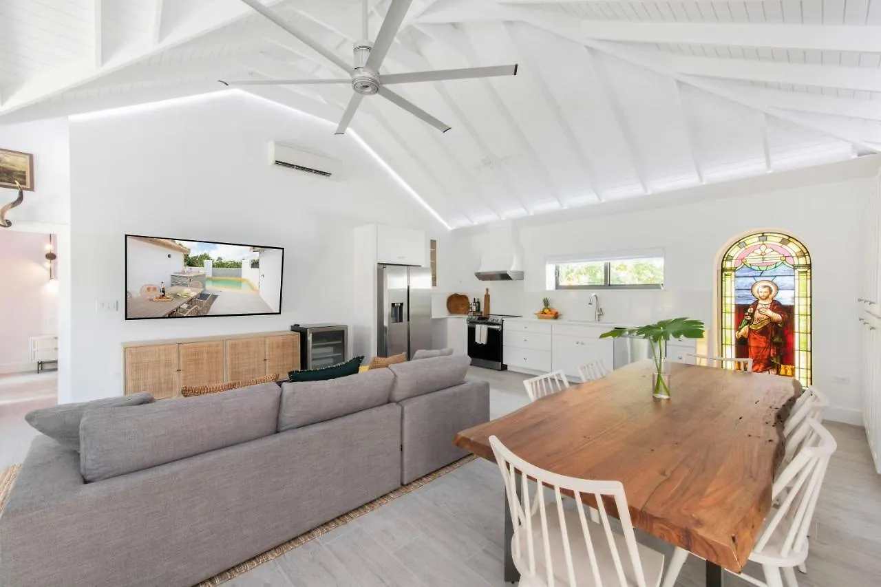 The Mastic Cana Luxury Cottage North Side Ferienhaus