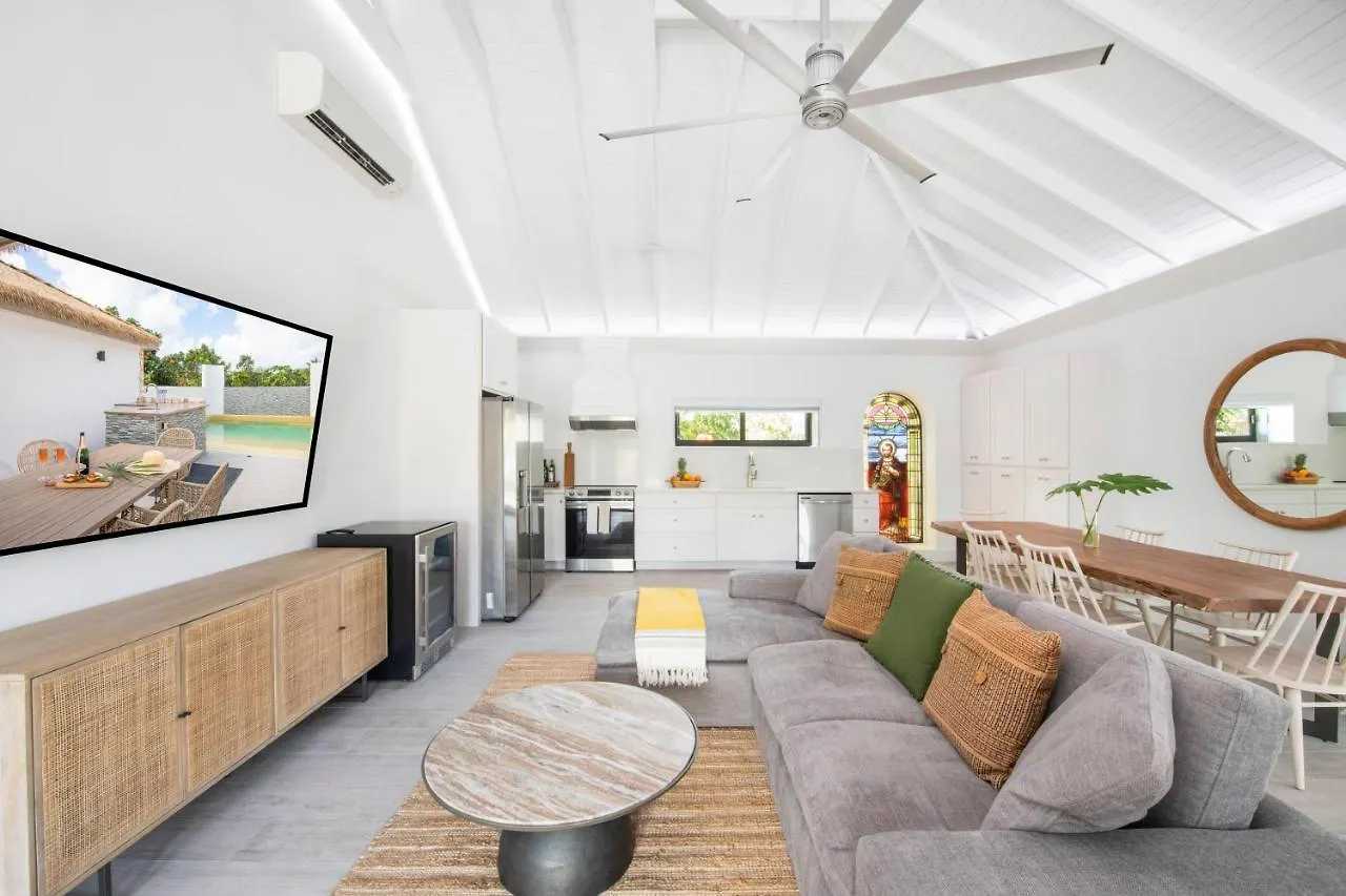 The Mastic Cana Luxury Cottage North Side