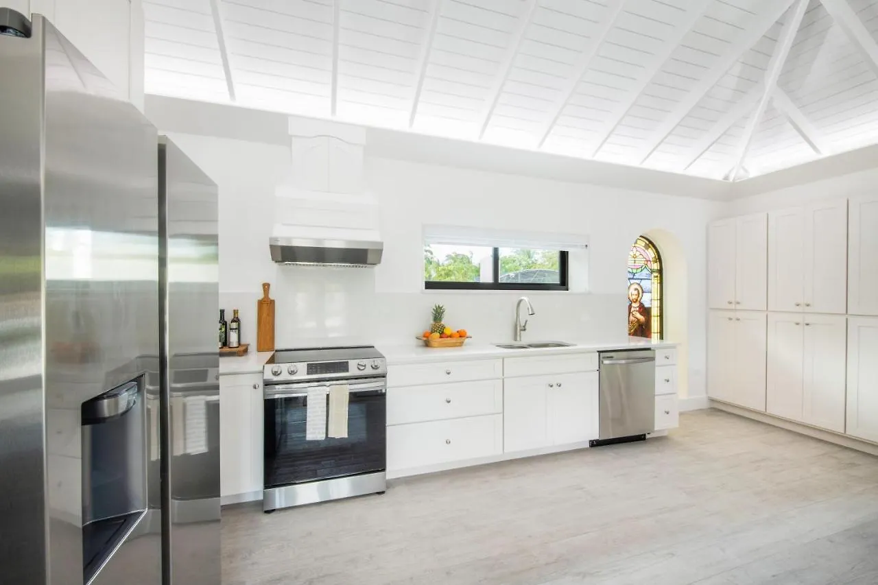 The Mastic Cana Luxury Cottage North Side 0*,